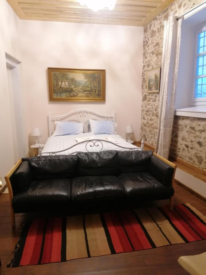 1830 Chateau نافبليو المظهر الخارجي الصورة